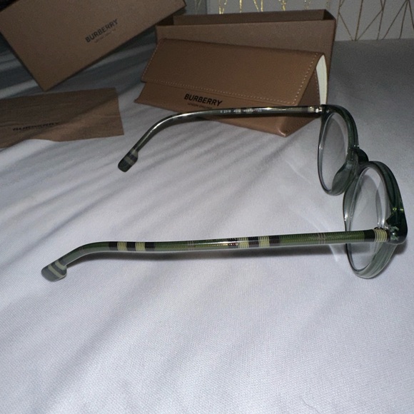 Green Burberry frames - Picture 6 of 6